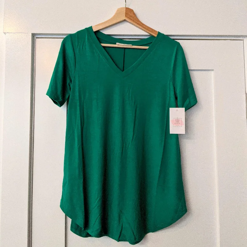 Staple T- best selling womens and plus size t-shirt In Kelly Green